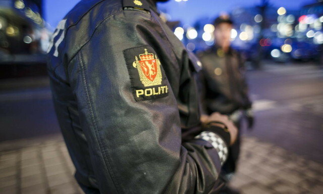 - Tenåringsjenter møtes til slåsskamper og truer med kniv